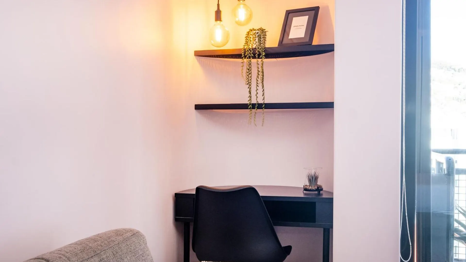Appartamento Flamingo 805 - Top Floor Sea Point Studio Near Beach With Daily Housekeeping Città del Capo