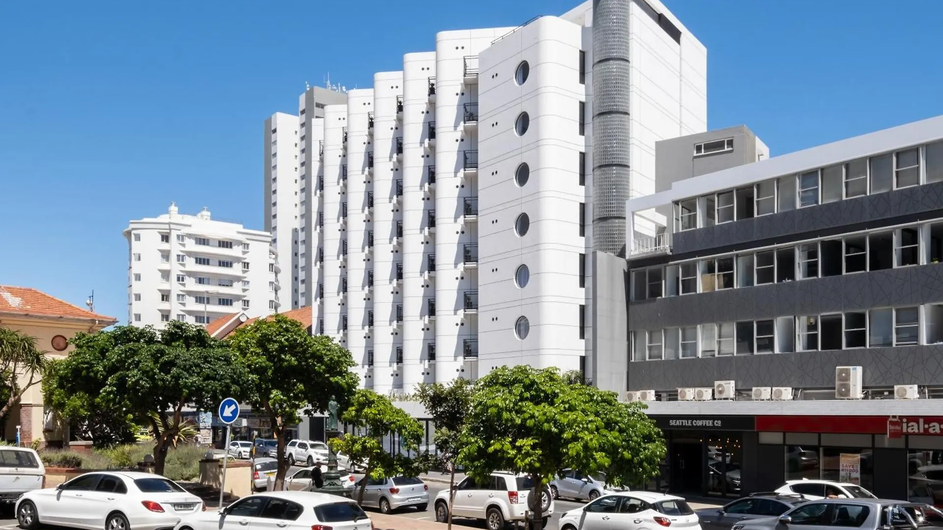 Flamingo 805 - Top Floor Sea Point Studio Near Beach With Daily Housekeeping Città del Capo Appartamento
